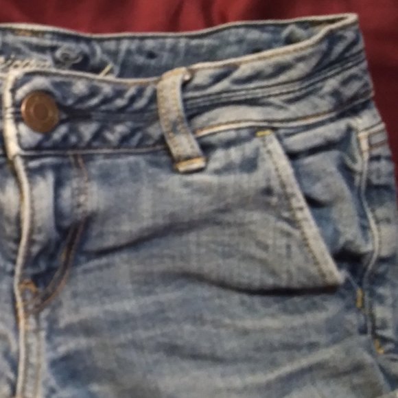 American Eagle Y2K Low-Rise Jean Shorts - Picture 7 of 7
